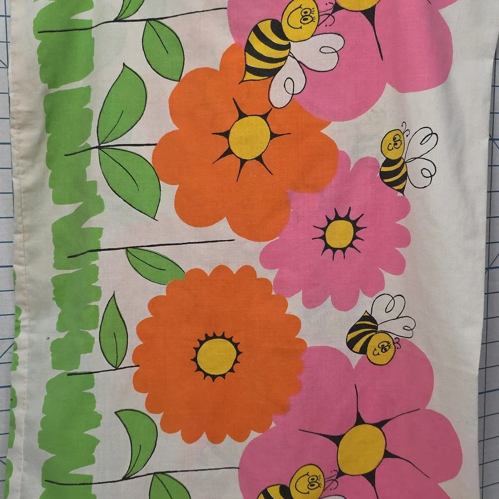 Pillowcase, “Flowers and Bees” by Cannon, Vintage, Monticello 1970s